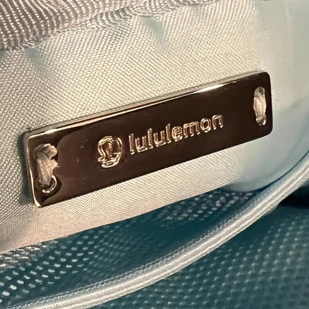 NWT OG Icing Blue/Eton Blue lululemon Everywhere Belt Bag EBB 1L - Picture 7 of 9